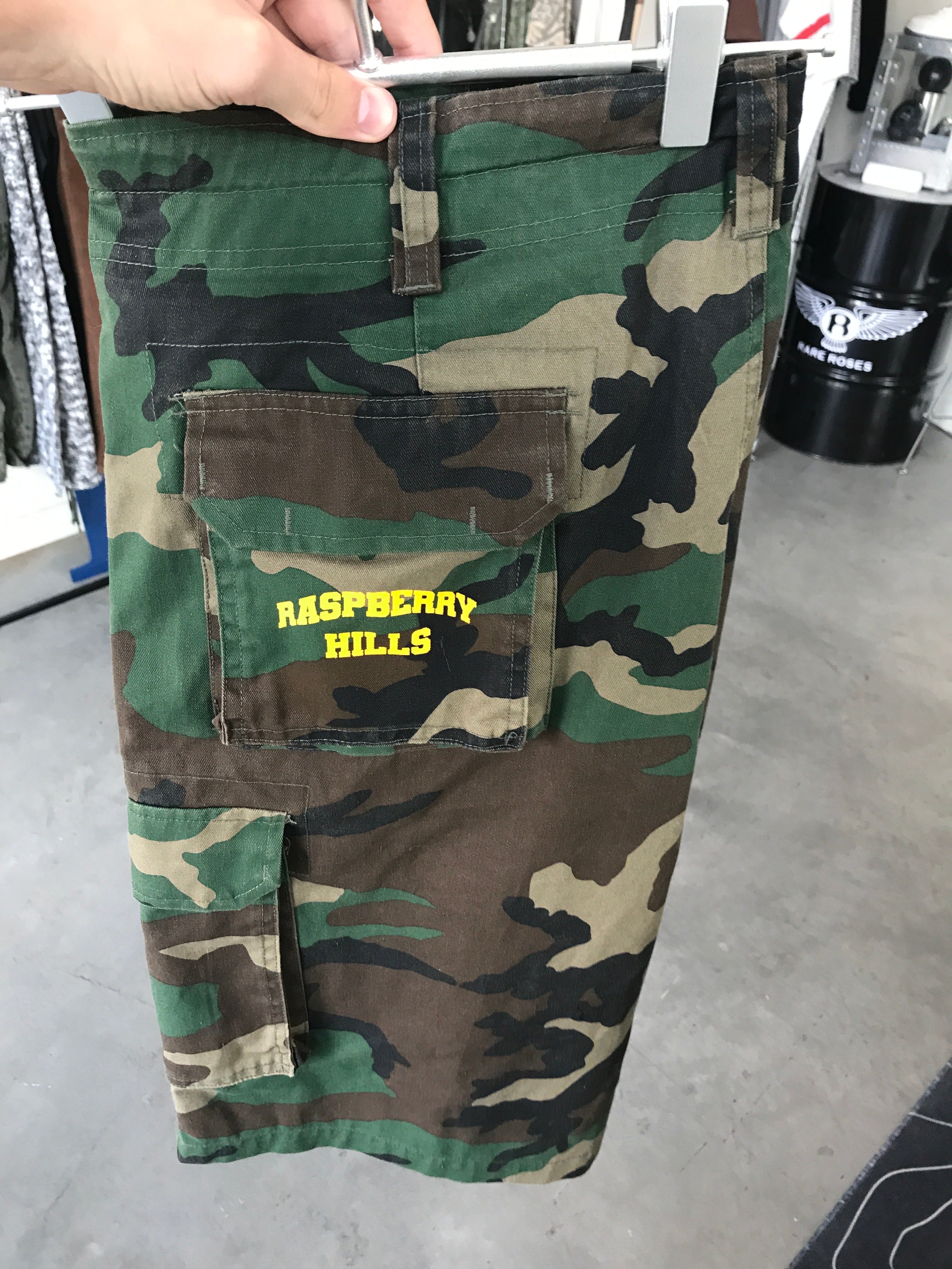 RASPBERRY HILLS CARGO SHORTS XL