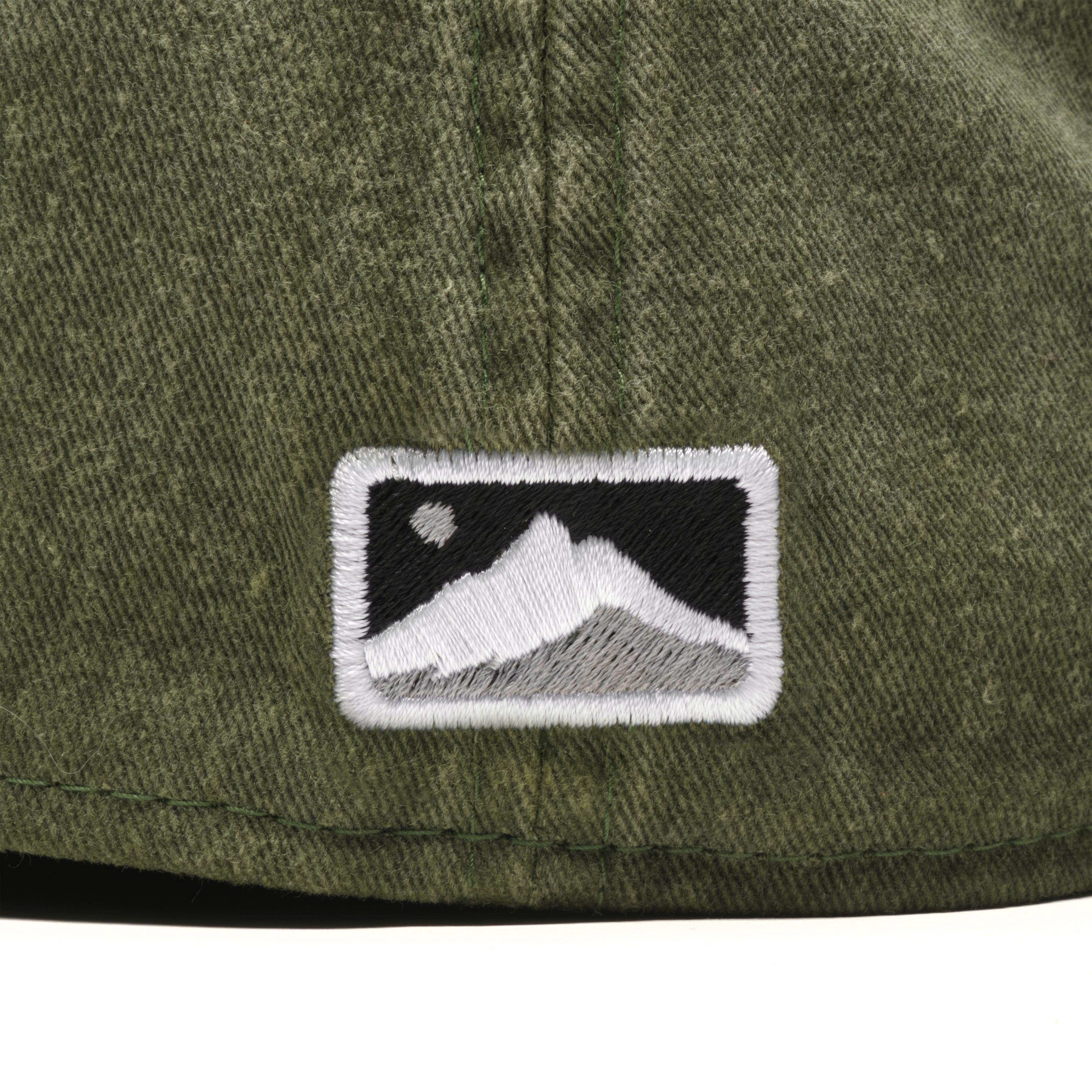 R² WASHED FITTED HAT