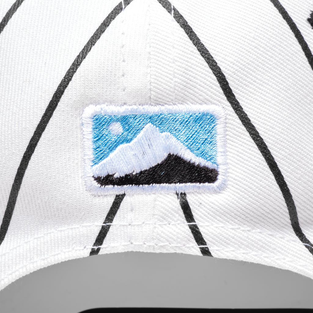 R² PINSTRIPE SNAPBACK